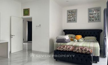 For Sale : Nice 2-Storey House Ready to Occupy Furnished SHM in Kota Wisata Cibubur Lt.187 m2 Lb.300 m2 P3.113.09.24 Pr hj