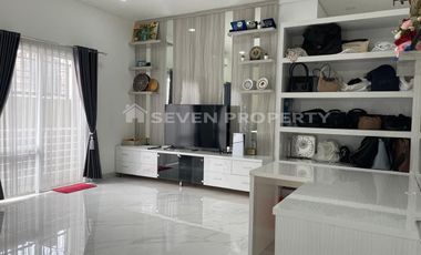 For Sale : Nice 2-Storey House Ready to Occupy Furnished SHM in Kota Wisata Cibubur Lt.187 m2 Lb.300 m2 P3.113.09.24 Pr hj