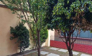 CASA EN VENTA EN CONDOMINIO DE POCAS CASAS CERCA ZONA HOSPITALES TOLUCA