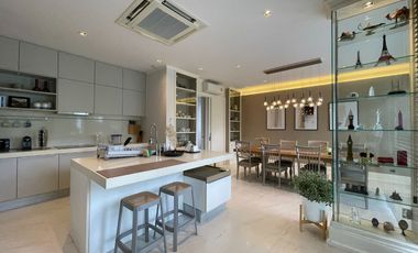House for sale Parc Priva with lift on land: 87.8 sq.w., usable area 462 sq.m., 5 bedrooms, 5 bathrooms, tastefully decorated and imported furniture b