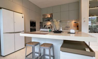 House for sale Parc Priva with lift on land: 87.8 sq.w., usable area 462 sq.m., 5 bedrooms, 5 bathrooms, tastefully decorated and imported furniture b
