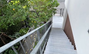 House for sale Parc Priva with lift on land: 87.8 sq.w., usable area 462 sq.m., 5 bedrooms, 5 bathrooms, tastefully decorated and imported furniture b