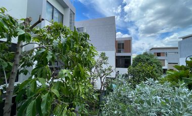 House for sale Parc Priva with lift on land: 87.8 sq.w., usable area 462 sq.m., 5 bedrooms, 5 bathrooms, tastefully decorated and imported furniture b