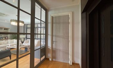 House for sale Parc Priva with lift on land: 87.8 sq.w., usable area 462 sq.m., 5 bedrooms, 5 bathrooms, tastefully decorated and imported furniture b