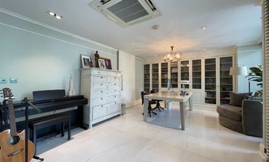 House for sale Parc Priva with lift on land: 87.8 sq.w., usable area 462 sq.m., 5 bedrooms, 5 bathrooms, tastefully decorated and imported furniture b