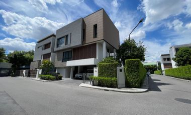 House for sale Parc Priva with lift on land: 87.8 sq.w., usable area 462 sq.m., 5 bedrooms, 5 bathrooms, tastefully decorated and imported furniture b