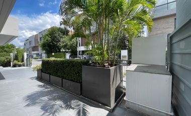 House for sale Parc Priva with lift on land: 87.8 sq.w., usable area 462 sq.m., 5 bedrooms, 5 bathrooms, tastefully decorated and imported furniture b