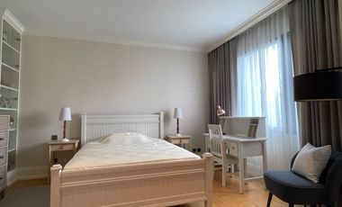 House for sale Parc Priva with lift on land: 87.8 sq.w., usable area 462 sq.m., 5 bedrooms, 5 bathrooms, tastefully decorated and imported furniture b