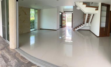 PANCE ARRIENDO AMPLIA CASA CONDOMINIO