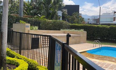 PANCE ARRIENDO AMPLIA CASA CONDOMINIO