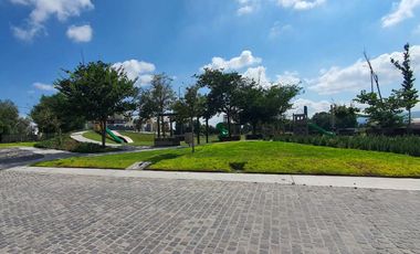 Terreno residencial en Fraccionamiento Hacienda Carlota
