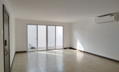 Departamento de venta en la Urbanización Villas del Bosque, Vía a la Costa.