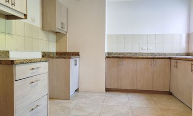 Departamento de venta en la Urbanización Villas del Bosque, Vía a la Costa.