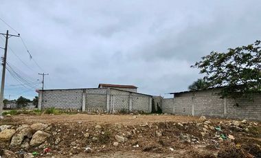 VENTA DE TERRENO ESQUINERO  EN SALINAS EXCELENTE UBICACION