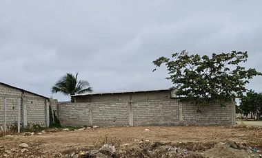 VENTA DE TERRENO ESQUINERO  EN SALINAS EXCELENTE UBICACION