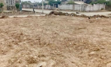 VENTA DE TERRENO ESQUINERO  EN SALINAS EXCELENTE UBICACION