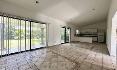 CASA EN VENTA EN FRACCIONAMIENTO LOMAS DE COCOYOC MORELOS