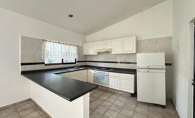 CASA EN VENTA EN FRACCIONAMIENTO LOMAS DE COCOYOC MORELOS