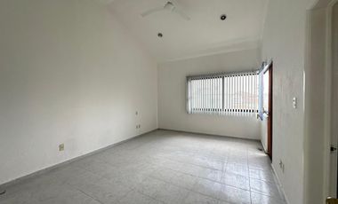 CASA EN VENTA EN FRACCIONAMIENTO LOMAS DE COCOYOC MORELOS