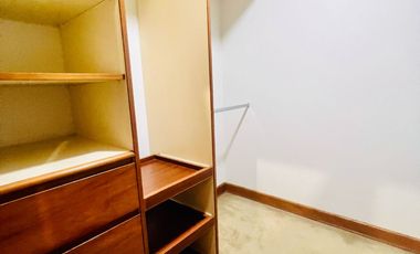 Bello dpto en venta Chacarilla frente a parque