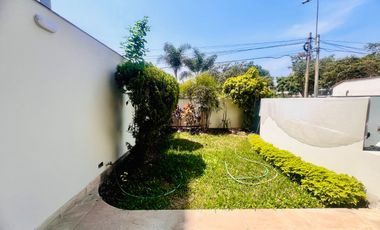 Bello dpto en venta Chacarilla frente a parque