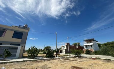 VENTA DE TERRENO EN EXCELENTE UBICACION –URB. ALAMEDAD COUNTRY CLUB