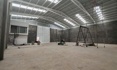 VENTA de bodega industrial TOTALMENTE NUEVA frente a la Nissan 2