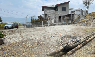 Venta de terreno con 431m  Ubicada cerca de la revisión vehicular de  Capulispamba-Cuenca