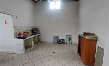 TARAPOTO VENDO CASA CON LOCAL COMERCIAL 240 M² 3 PISOS
