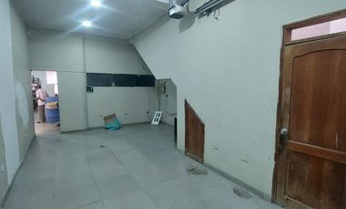 TARAPOTO VENDO CASA CON LOCAL COMERCIAL 240 M² 3 PISOS