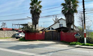 Se vende casa comercial, uso residencial, 17 piezas y 6 baños, frente a UTAL, Curicó