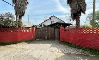 Se vende casa comercial, uso residencial, 17 piezas y 6 baños, frente a UTAL, Curicó
