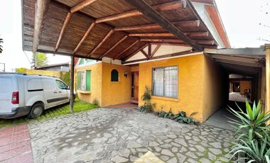 Se vende casa comercial, uso residencial, 17 piezas y 6 baños, frente a UTAL, Curicó