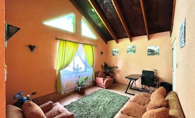 Se vende casa comercial, uso residencial, 17 piezas y 6 baños, frente a UTAL, Curicó