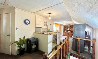 Se vende casa comercial, uso residencial, 17 piezas y 6 baños, frente a UTAL, Curicó