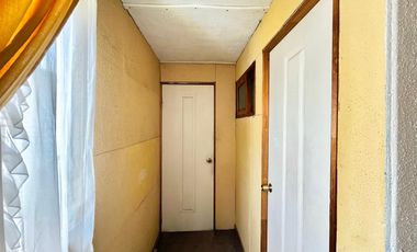 Se vende casa comercial, uso residencial, 17 piezas y 6 baños, frente a UTAL, Curicó