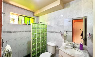 Se vende casa comercial, uso residencial, 17 piezas y 6 baños, frente a UTAL, Curicó