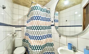 Se vende casa comercial, uso residencial, 17 piezas y 6 baños, frente a UTAL, Curicó