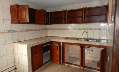 VENTA DE CASA 3 PLANTAS EN CARCELÉN