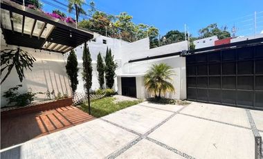 CASA EN VENTA EN CONDOMINIO LOMAS DE ATZINGO