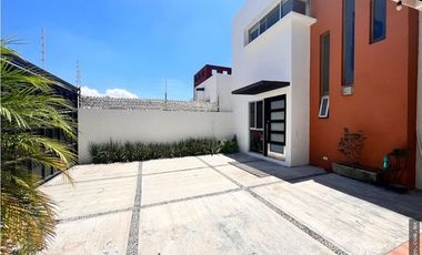 CASA EN VENTA EN CONDOMINIO LOMAS DE ATZINGO