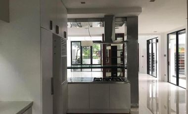 House in Merville Paranaque for Lease