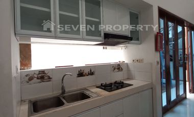 For Sale : Beautiful 2-Story Semi-Furnished Rental House with Freehold Title in Kota Wisata Cibubur - Land Size: 200 m², Building Size: 300 m²