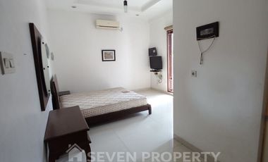 For Sale : Beautiful 2-Story Semi-Furnished Rental House with Freehold Title in Kota Wisata Cibubur - Land Size: 200 m², Building Size: 300 m²