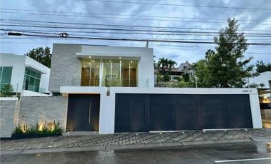 Venta de casa de lujo en Loma Real
