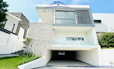 Residencia Nueva en Venta Puerta Las Lomas Andares Zapopan