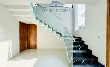 Residencia Nueva en Venta Puerta Las Lomas Andares Zapopan