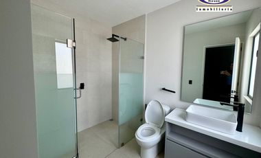 CASA EN RENTA, FRACC. SAN CARLOS, METEPEC