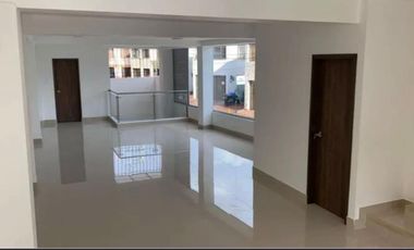 Local en arriendo en Maraya en área independiente