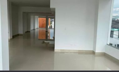 Local en arriendo en Maraya en área independiente